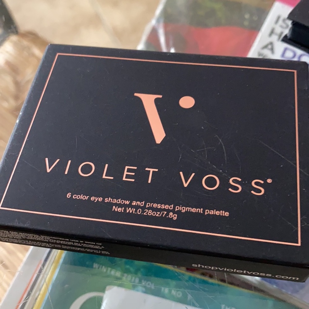 Violet Voss 6 color eye shadow - Picture 6 of 10